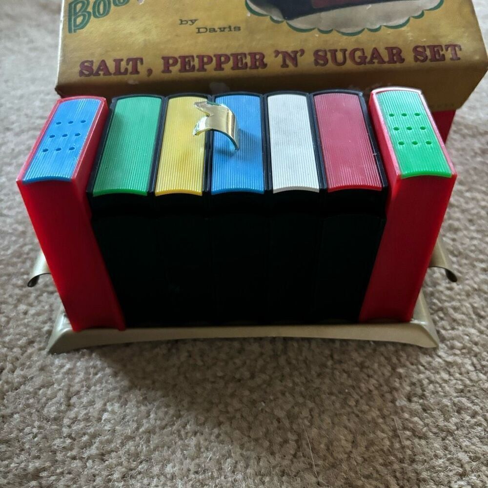 Miniature Book Rack Salt, Pepper ‘N’ Sugar Set In Original Box - Picture 4 of 10